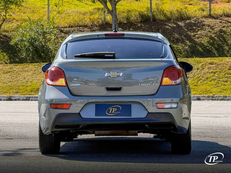 Cruze Hatch - Foto