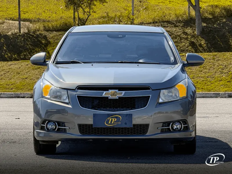 Cruze Hatch - Foto