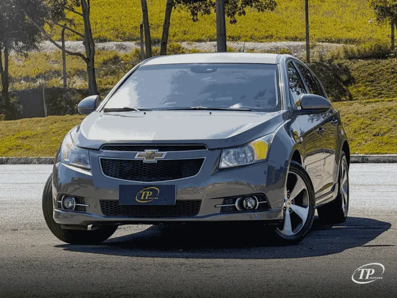 Cruze Hatch - Foto
