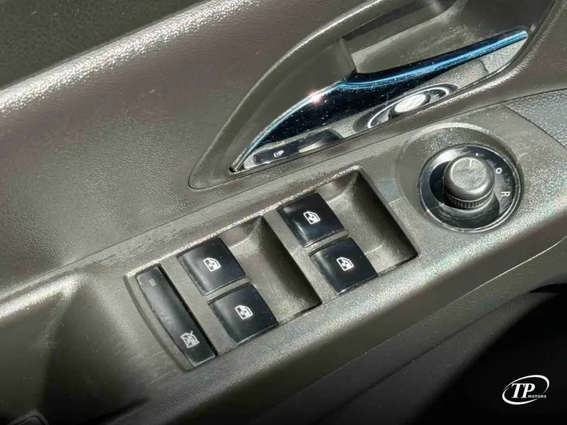 Cruze Hatch - Foto