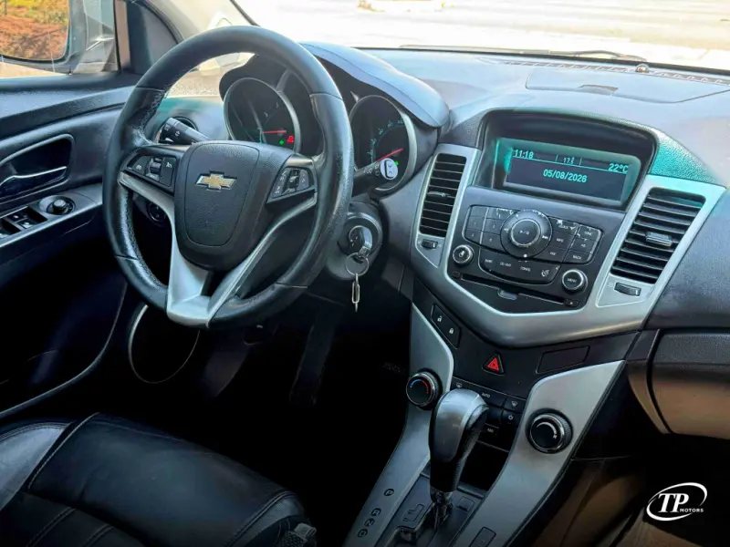 Cruze Hatch - Foto