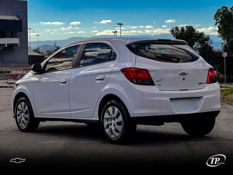 Onix Hatch - Foto