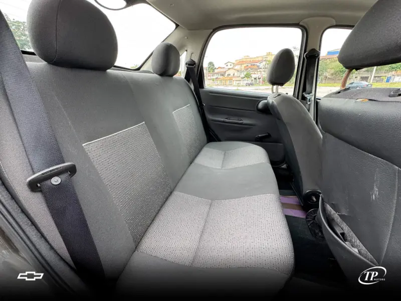 Corsa Sedan - Foto