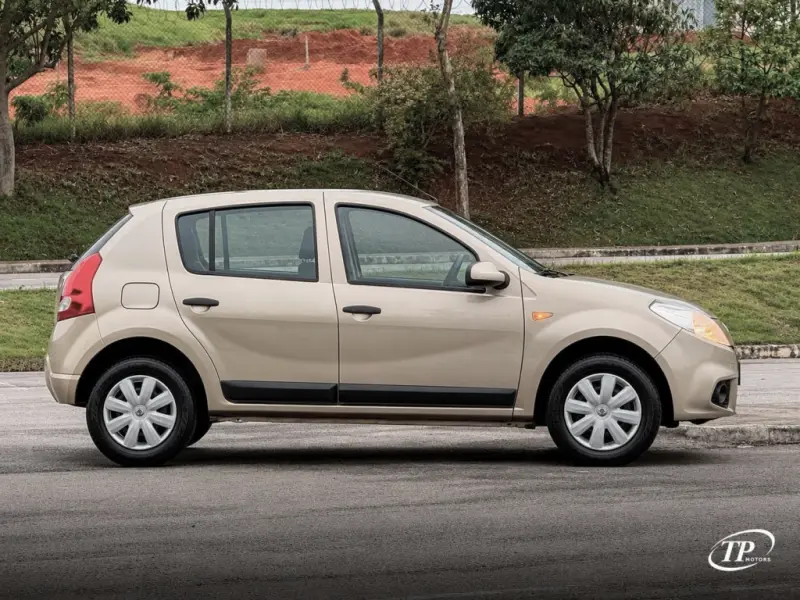 Sandero - Foto